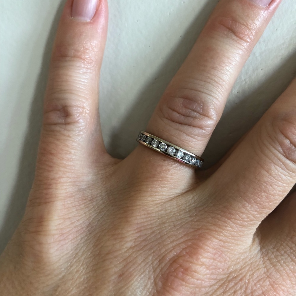Diamond channel band